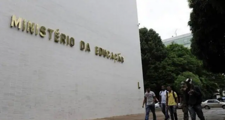 MEC extingue diretoria de escolas cívico-militares