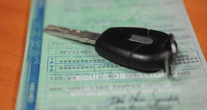 O que acontece com quem não paga IPVA 2023 e quem é isento em SC