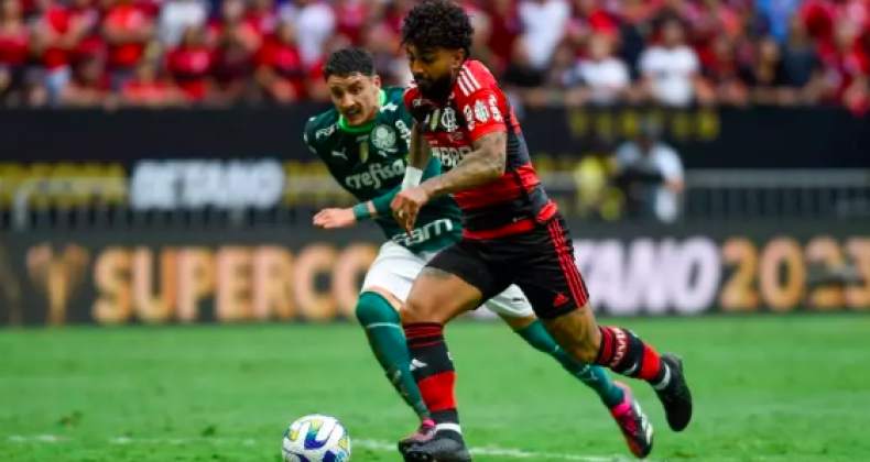 Palmeiras vence o Flamengo em jogo de sete gols e conquista a Supercopa