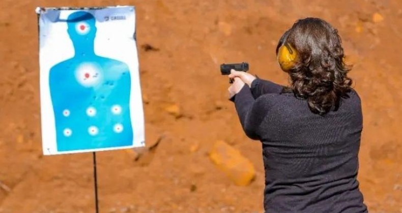 Governo dá 60 dias para CACs cadastrarem armas em sistema