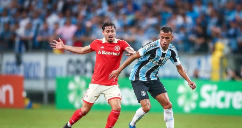 Carballo marca no fim e garante vitória do Grêmio no Gre-Nal 438