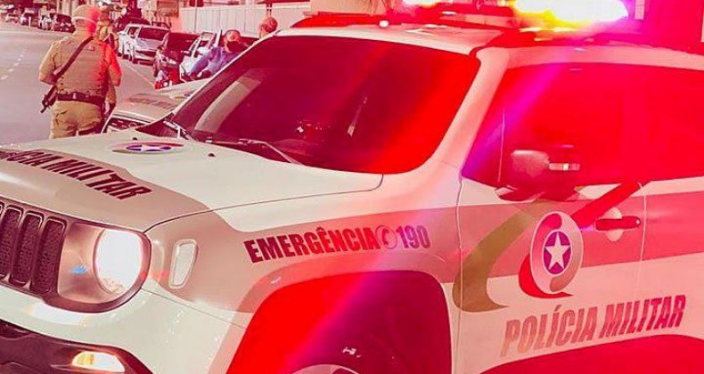 Advogado é morto com oito tiros na frente de casa em SC