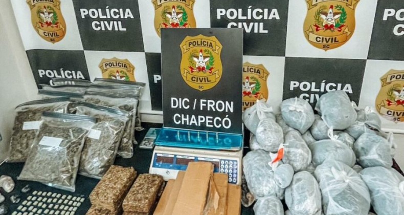 Homem é preso em flagrante e grande quantidade de drogas é apreendida em Chapecó