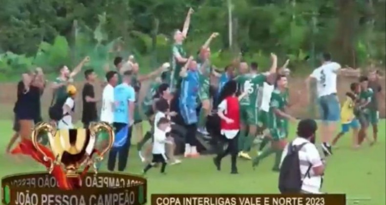 Meninos são atropelados por roçadeira durante comemoração de jogo em SC