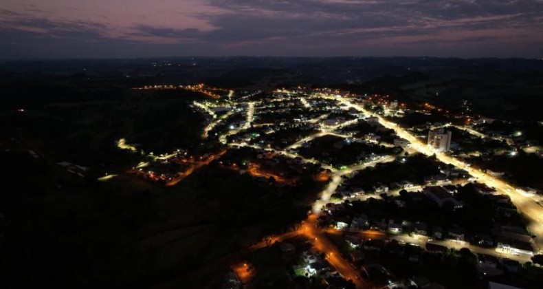 Ruas de Nova Erechim já tem 700 lâmpadas substituídas por led