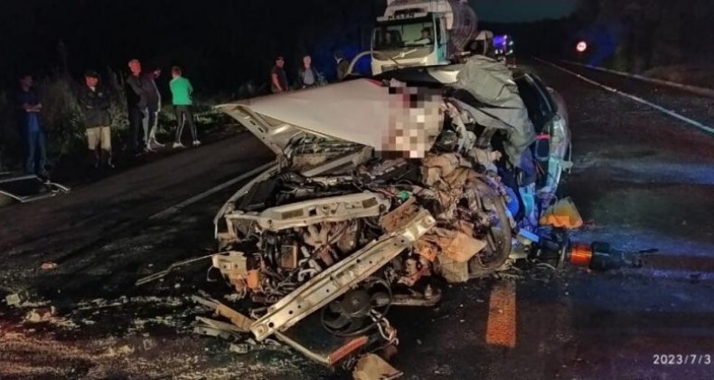 URGENTE: Violenta colisão entre dois veículos mata homem na BR-282