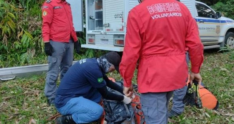Bombeiros localizam corpo de homem desaparecido em cachoeira de SC