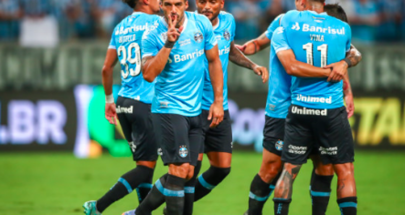 Grêmio goleia Ferroviário e avança na Copa do Brasil