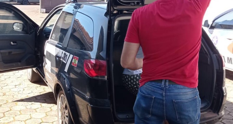 Homem é preso em Pinhalzinho por descumprir pagamento de alimentícia